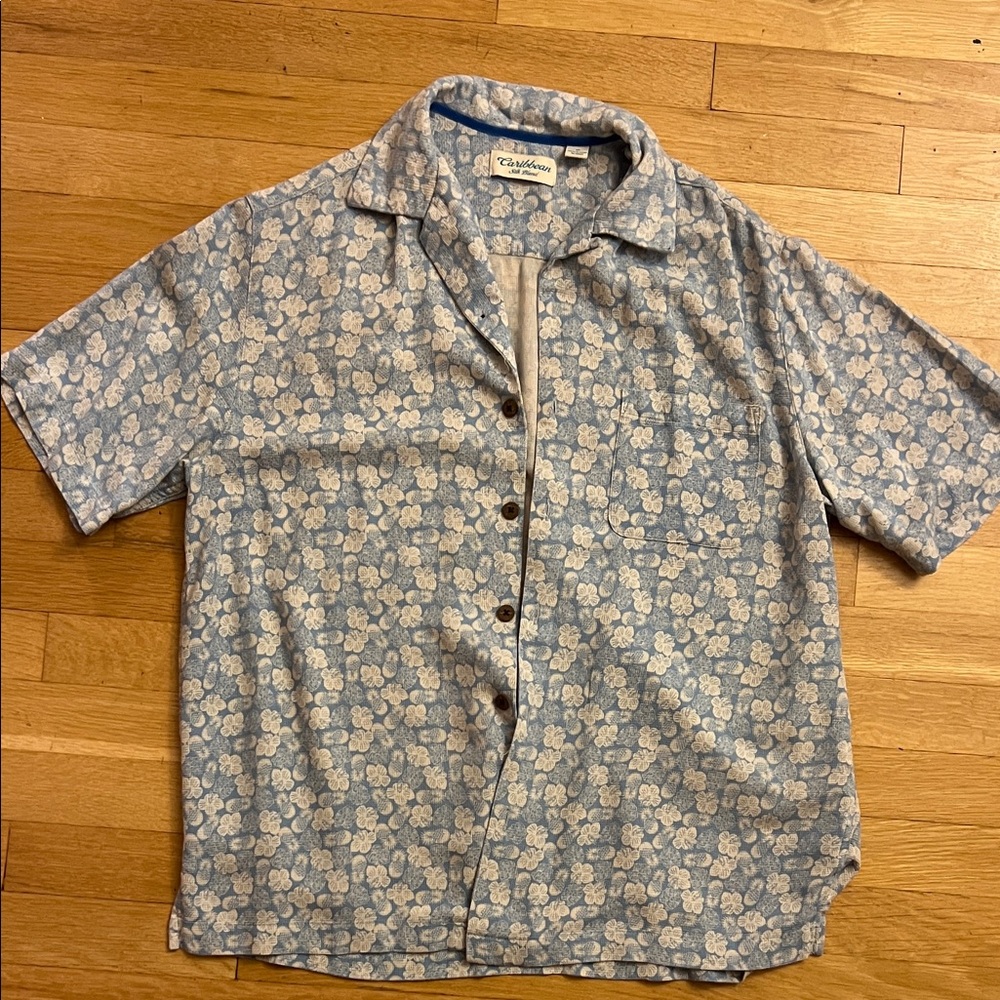 Caribbean Light Blue Floral Pineapple Casual Shirt, Silk bland